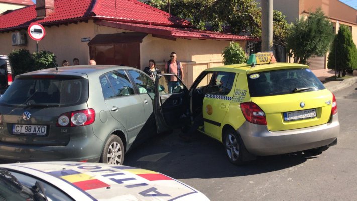 Accident rutier pe strada Chiliei: implicat un TAXI!