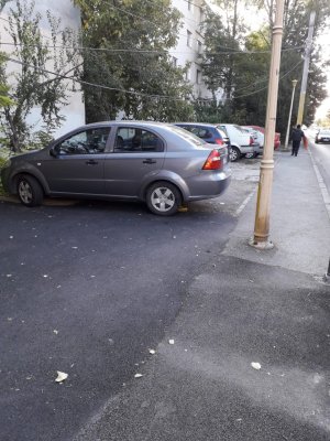 MARCAJELE pentru LOCURILE de PARCARE destinate persoanelor cu dizabilităţi LIPSESC cu desăvârşire! Iată ce spun autorităţile locale!