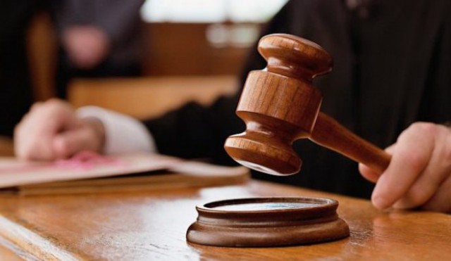 Condamnat cu executare pentru șantaj! A OBLIGAT un tânăr să întrețină raporturi sexuale, în parcul de la CET