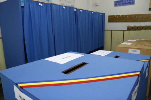 Primăria Constanţa pregăteşte secţiile de votare pentru alegerile europarlamentare