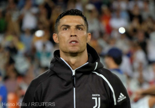 Tricou semnat de Cristiano Ronaldo, scos la licitaţie pentru ajutorarea victimelor cutremurului din Turcia