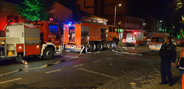 INCENDIU cu REPETIŢIE LÂNGĂ sediul TAXE şi IMPOZITE, ÎN CENTRU