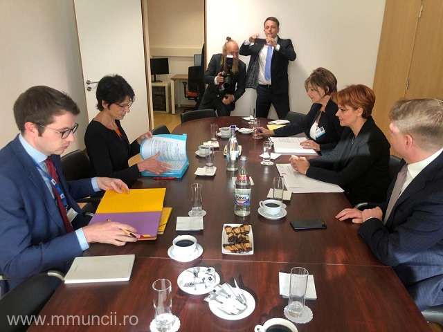 Ministrul Muncii a discutat la Bruxelles despre intenţia Parlamentului Austriei de a indexa alocaţiile copiilor lucrătorilor rezidenţi