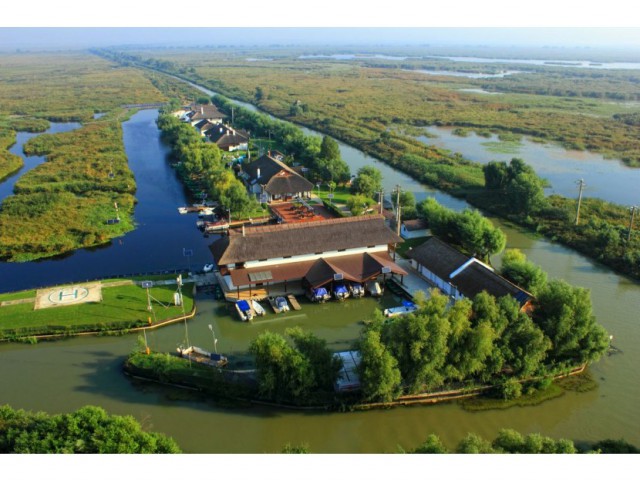 Un complex turistic din Delta Dunării, mai întins decât principatul Monaco, pus în vânzare pentru 3 milioane de euro!
