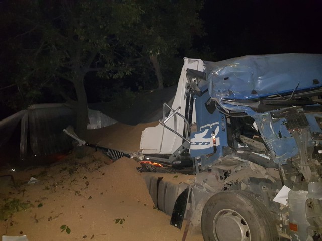 Un șofer bulgar s-a RĂSTURNAT cu TIR-ul, la Constanța