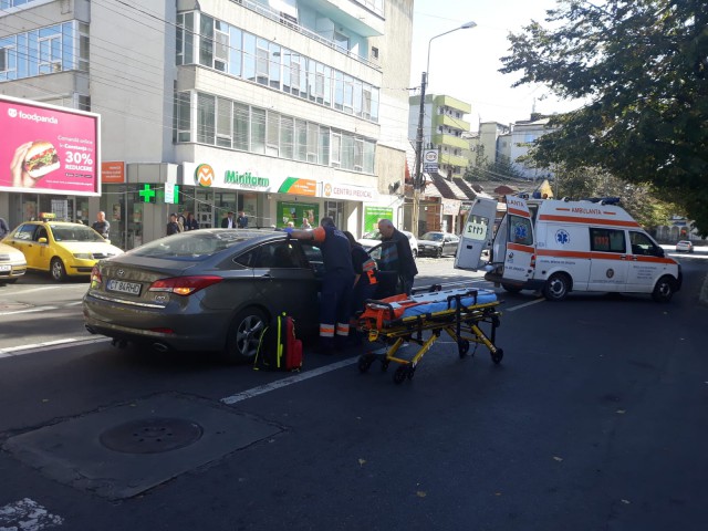Pieton lovit de mașină, la Antoniadis. FOTO!