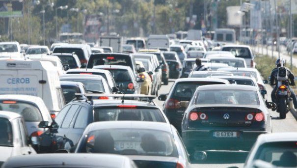 O treime dintre români nu îşi permit un autoturism, cel mai ridicat procent din UE