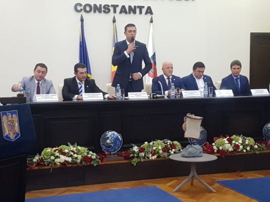 Consiliile Județene Constanța și Tulcea, ședință solemnă pentru a marca 100 de ani de la Marea Unire