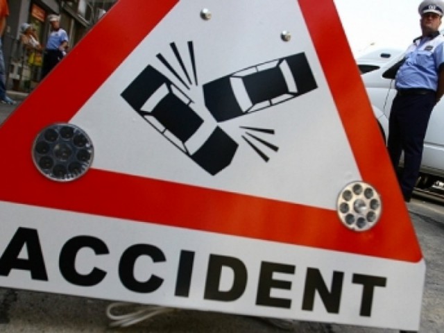 Un șofer beat a intrat cu mașina într-un branșament de gaze!
