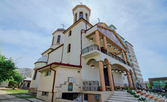 Bani de la Consiliul Local Constanța pentru Biserica „Sf. Martiri de la Niculițel” din Faleză Nord