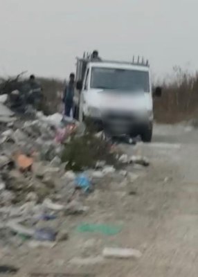 Două autoutilitare, CONTROLATE de POLIȚIȘTI