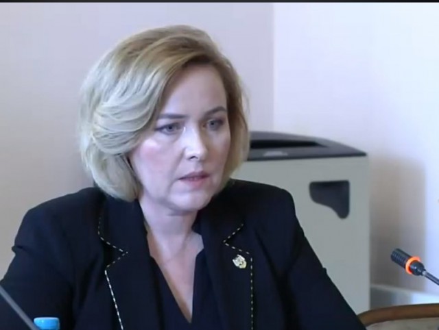 Ministrul de Interne cere măsuri urgente IGSU şi DSU în cazul pacientului lovit cu un parizer peste cap