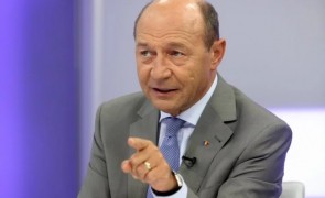 Traian Băsescu UIMEȘTE: 'În turul doi, voi vota cu Klaus Iohannis, chiar dacă nu uit că e premierul de la Grivco'
