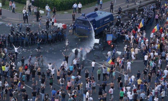Un raport privind intervenţiile Jandarmeriei la protestul din 10 august - trimis la ONU