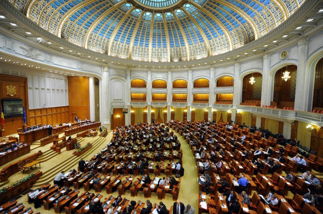 Cameră: Legea offshore - adoptată de plen