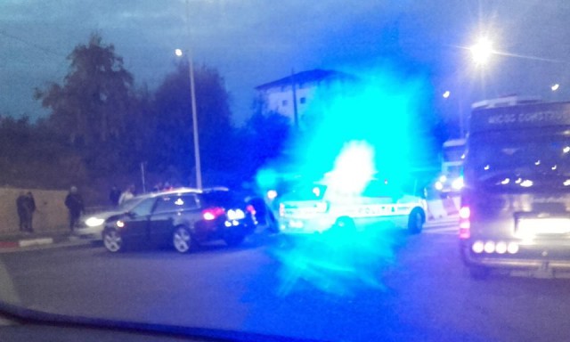 O maşină S-A DAT PESTE CAP într-un sens giratoriu din Mamaia Nord!