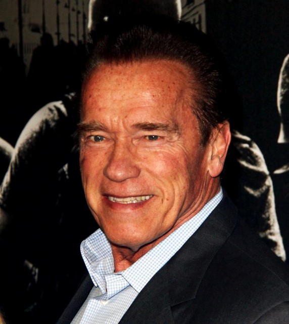 Arnold Schwarzenegger a lăsat celebritatea și a trecut la munca de jos