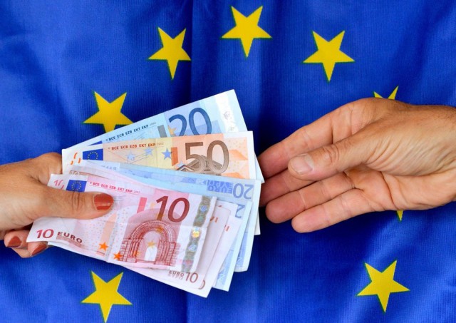 România a depăşit ţinta de 1,2 miliarde de euro, bani absorbiţi în 2018 din fondurile europene pe dezvoltare rurală