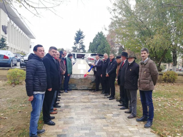 Totem aniversar dăruit de Asociația „Dobrogea Unită” Consiliului Județean Constanța