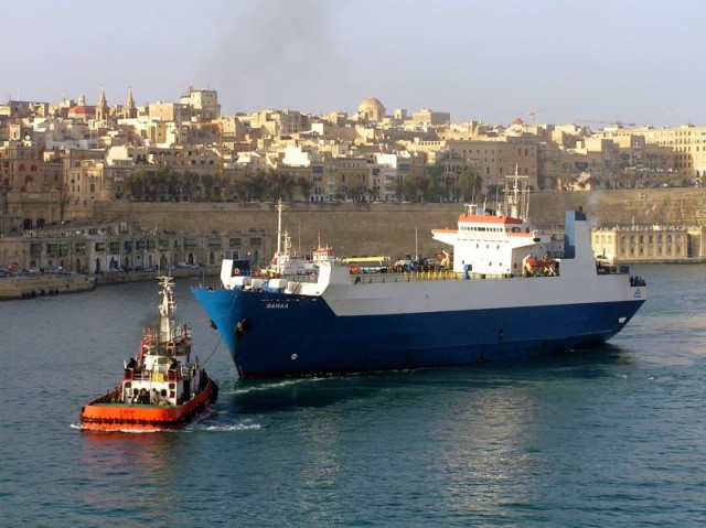 Italia: 51 de migranţi au debarcat pe o plajă din Calabria, primii din acest an