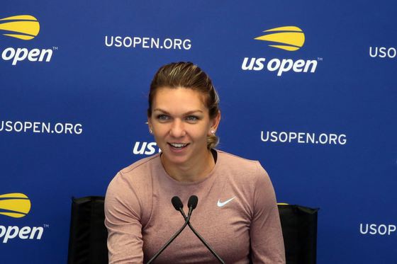 Simona Halep a primit trofeul pentru cea mai frumoasă lovitură de la Fed Cup