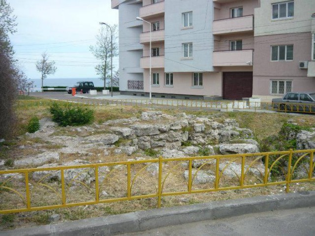 Vestigiile cetății Tomis riscă să fie îngropate sub un bloc cu 6 etaje!