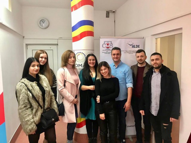 Tinerii de la ALDE s-au alăturat campaniei 