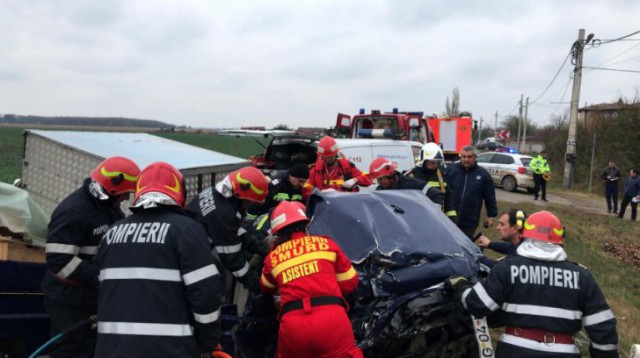 Iarna face victime. Trei persoane au fost rănite în urma unui accident rutier