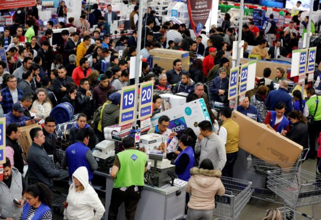 Black Friday 2018/Preţ redus pentru orice, dar şi un sfat pentru comercianţi: să-şi facă ordine în casă