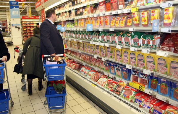 ANPC: Supermarketurile au stocuri de alimente de bază şi de produse dezinfectante, deşi cererea e mare