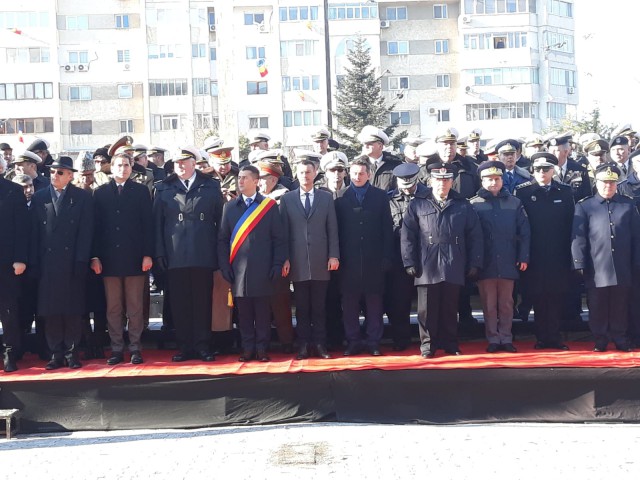 ZIUA MARII UNIRI, celebrată la Constanța. Mii de constănțeni sărbătoresc alături de militari! GALERIE FOTO. VIDEO