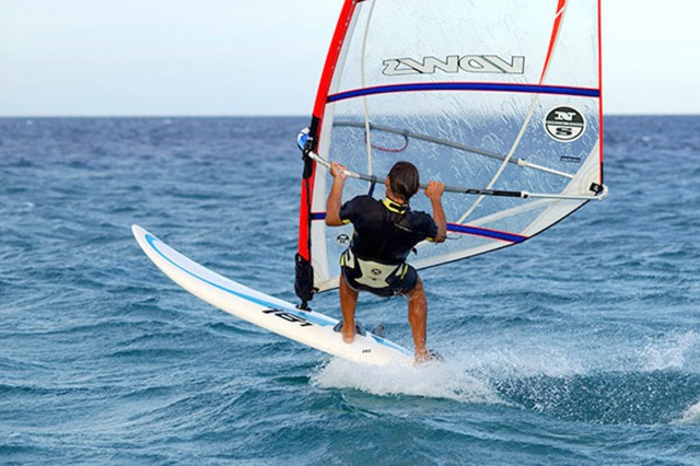 CSM Bucureşti cumpără plăci de windsurf de la un lector universitar din Constanţa