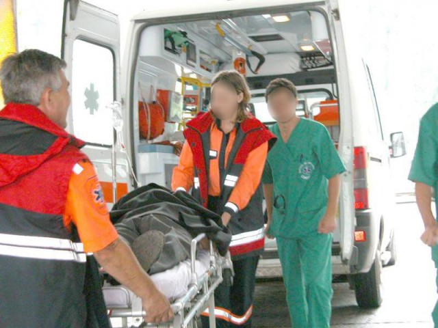 A început sezonul ambulanţelor care cară oamenii străzii în spitale