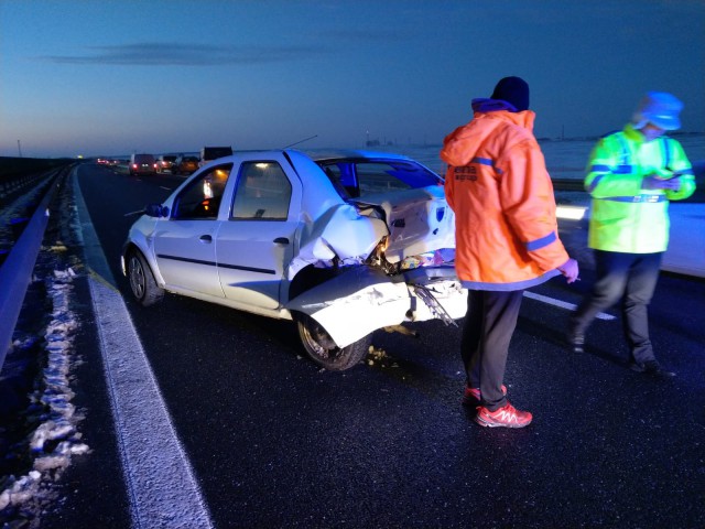 Accident rutier pe A2: o fetiţă de 4 ani şi o femeie, preluate de ambulanţă!