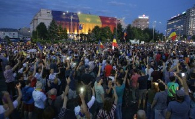 Europarlamentar, despre reacțiile externe la protestele din România : Toți mă felicită pentru românii care ies în stradă să apere valorile europene