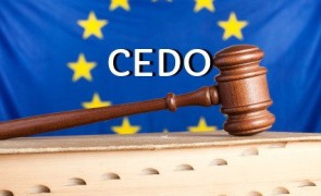 CEDO: Atribuirea automată unui copil a numelui tatălui, urmat de cel al mamei, este discriminatorie
