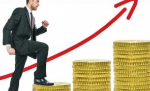 Managerii din România SE LĂFĂIE cu salarii de LUX: Câștigă de 10 ori mai mult decât subalternii