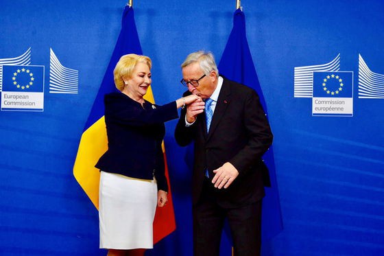 Premierul anunţă că i-a cerut preşedintelui Comisiei Europene ca MCV să fie ridicat