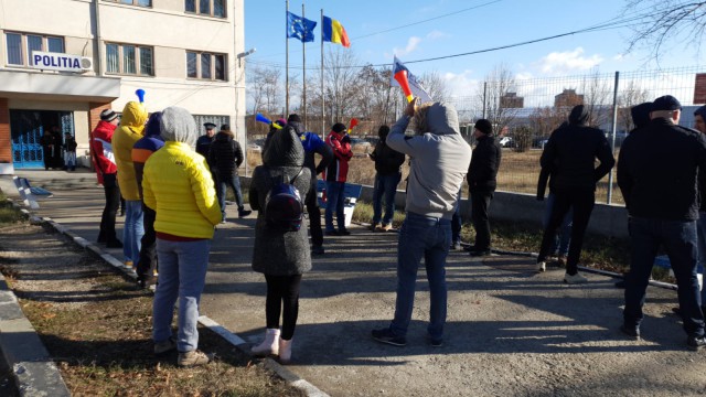 Polițiștii constănțeni protestează la Mangalia! La sediul IPJ s-au analizat neregulile semnalate