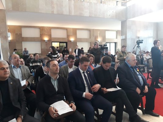 Proiect privind terenul de sub un tobogan acvatic, din Mamaia, nu a trecut de votul consilierilor locali