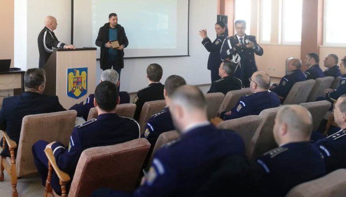 Constănțenii care au participat la prinderea infractorilor, răsplătiți cu plachete de excelență de către IPJ