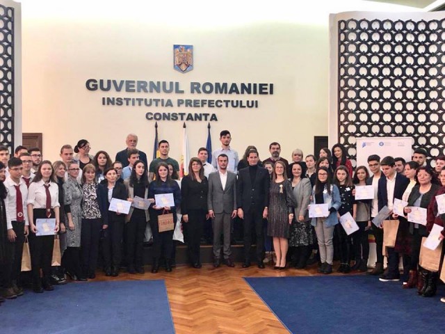 Concurs de dezbatere pentru liceenii din județul Constanța