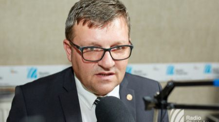 Ministrul Muncii: Majorarea salariului minim pentru cei cu 15 ani vechime ar fi afectat mediul de afaceri