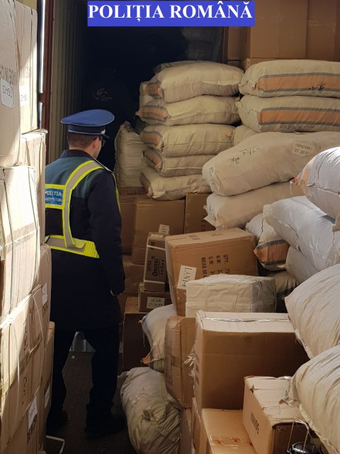 Container sosit în portul Constanța, verificat de polițiști. Iată ce au descoperit