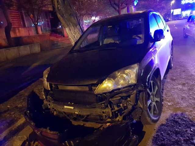 ÎN VITEZĂ, pe Bulevardul 1 Mai! Un puști de 21 de ani a făcut praf 3 mașini. VIDEO!