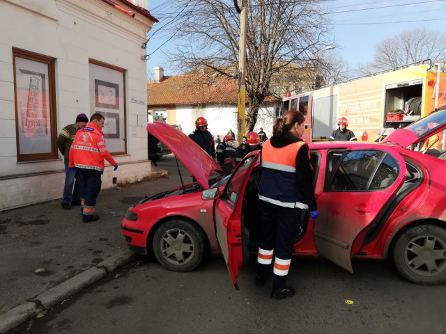 Accident rutier cu persoană încarcerată, la Constanța: a fost rănit și un copil!