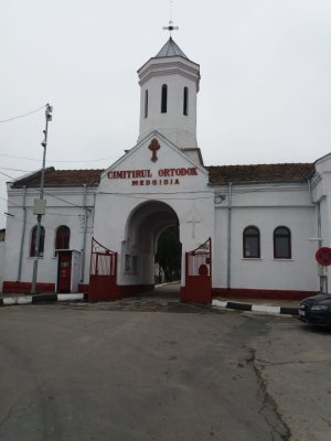 ÎPS Teodosie va sfinți pictura unei biserici din Medgidia