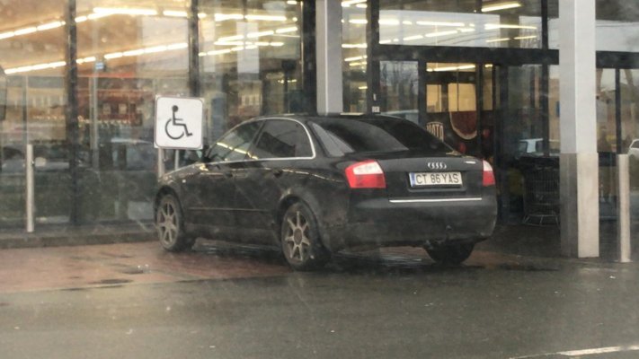 FOTO. „BIZONII” cu Audi parchează după cum vor mușchii lor!