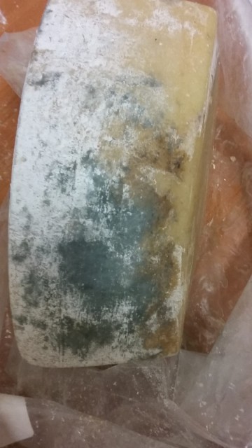 VIDEO. Pizzeriile Evo şi OK, ÎNCHISE de comisarii de la Protecţia Consumatorului