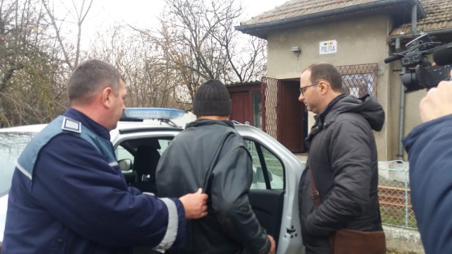 DECLARAŢIILE BĂRBATULUI CARE ŞI-A OMORÂT AMICUL, L-A TRANŞAT ŞI I-A DAT FOC! VIDEO